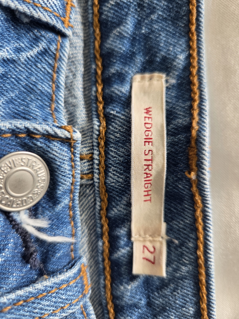 High-Rise Women's Straight-Leg Jeans in Blue - Picture 5 of 5